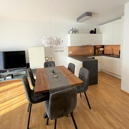 Wein Kultur Apartment Flavia Solva Wagna Buitenkant foto