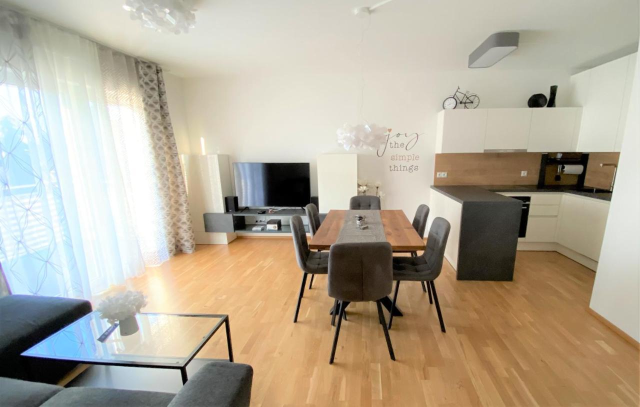 Wein Kultur Apartment Flavia Solva Wagna Buitenkant foto