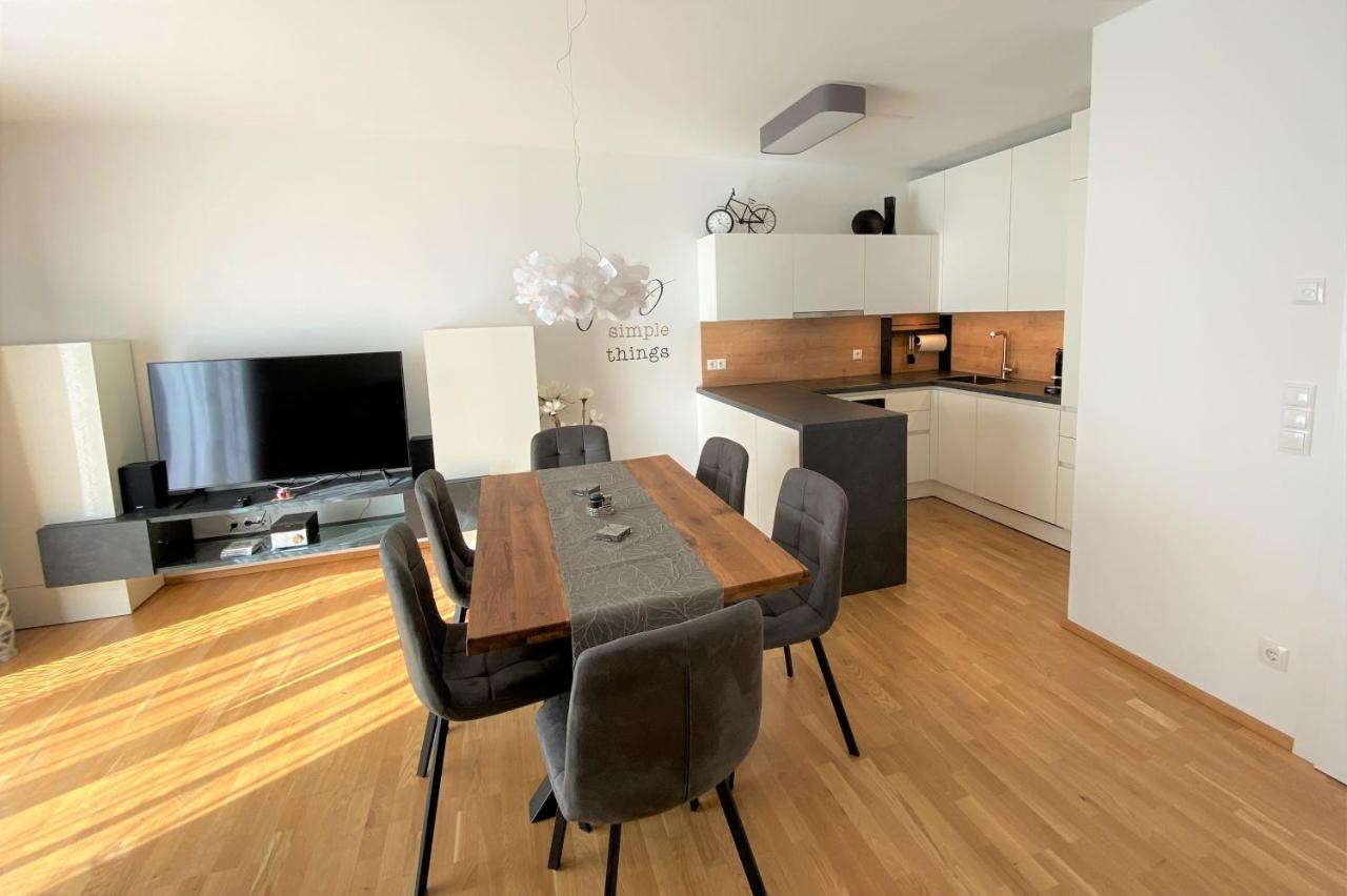 Wein Kultur Apartment Flavia Solva Wagna Buitenkant foto